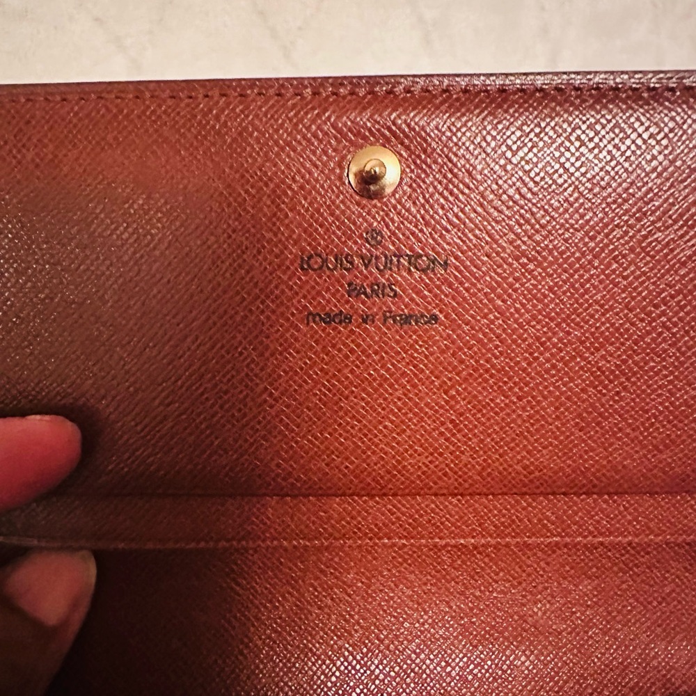 Louis Vuitton Monogram Wallet with Gold Hardware-chain not included. - Picture 6 of 10